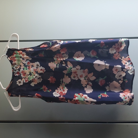 Hale Bob floral sleeveless blouse. - Picture 3 of 3